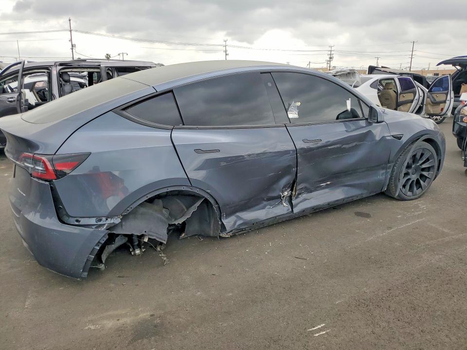 47905506 :رقم المزاد ، 7SAYGDEE8PA130484 vin ، 2023 Tesla Model Y مزاد بيع