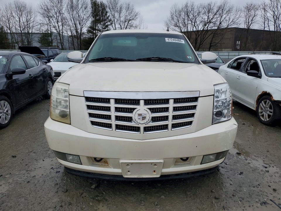 2008 Cadillac Escalade მანქანა იყიდება აუქციონზე, vin: 1GYFK63898R205598, აუქციონის ნომერი: 47249486
