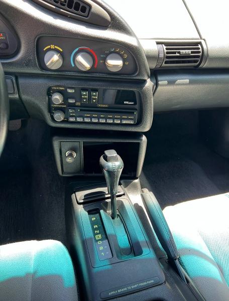 1993 Chevrolet Camaro მანქანა იყიდება აუქციონზე, vin: 2G1FP22P3P2106343, აუქციონის ნომერი: 48043706