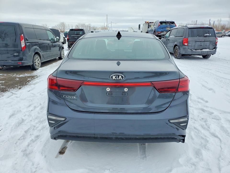 46619496 :رقم المزاد ، 3KPF24AD8ME383454 vin ، 2021 Kia Forte مزاد بيع