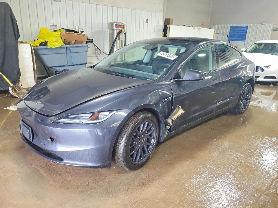 Продажа на аукционе авто 2024 Tesla Model 3, vin: 5YJ3E1EA0RF717292, номер лота: 42041306