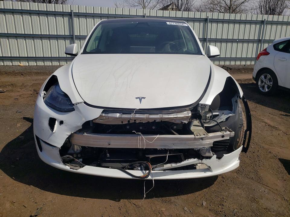 47740056 :رقم المزاد ، 7SAYGDEF4NF452435 vin ، 2022 Tesla Model Y مزاد بيع
