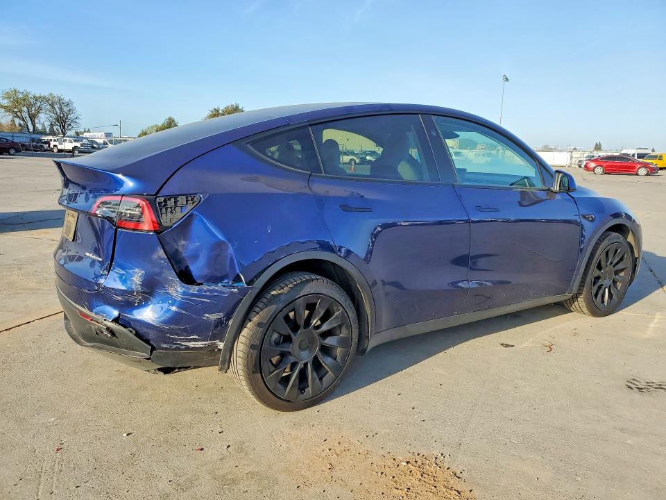 45478456 :رقم المزاد ، 7SAYGDEE1PF883437 vin ، 2023 Tesla Model Y مزاد بيع