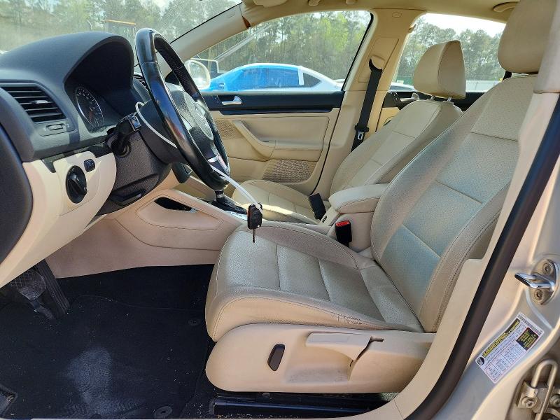 75374285 :رقم المزاد ، 3VWRX7AJ6AM058323 vin ، 2010 Volkswagen Jetta مزاد بيع