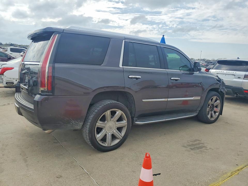 42047786 :رقم المزاد ، 1GYS3BKJXJR368601 vin ، 2018 Cadillac Escalade مزاد بيع