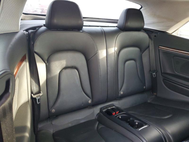 46535676 :رقم المزاد ، WAULFAFH0BN013039 vin ، 2011 Audi A5 مزاد بيع
