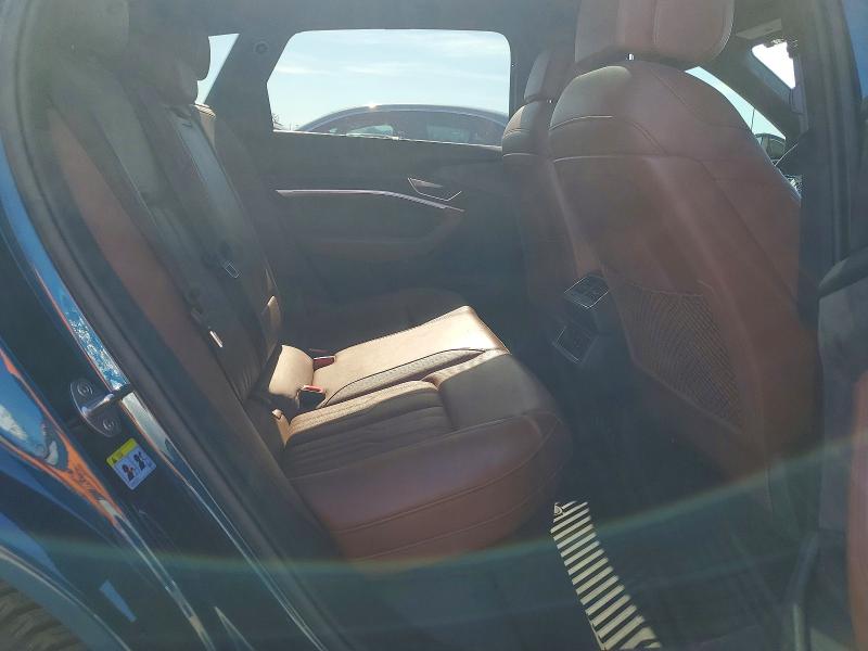 46029156 :رقم المزاد ، WA1VAAGE5KB012480 vin ، 2019 Audi E-tron مزاد بيع