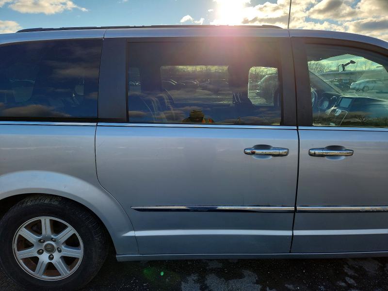 2011 Chrysler Town & Country მანქანა იყიდება აუქციონზე, vin: 2A4RR5DG4BR797406, აუქციონის ნომერი: 46345456