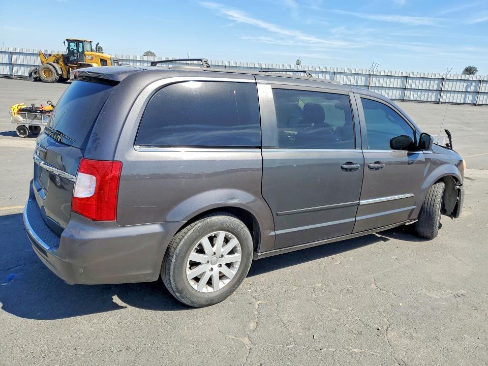 45666586 :رقم المزاد ، 2C4RC1BGXFR553199 vin ، 2015 Chrysler Town & Country مزاد بيع