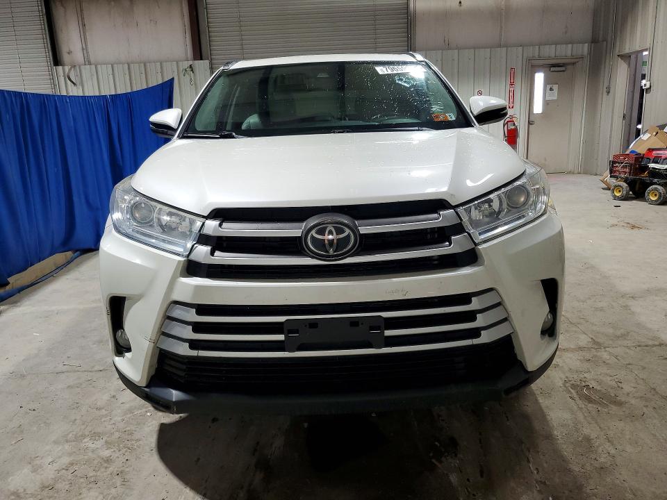 Продажа на аукционе авто 2019 Toyota Highlander, vin: 5TDJZRFH4KS598136, номер лота: 79659965