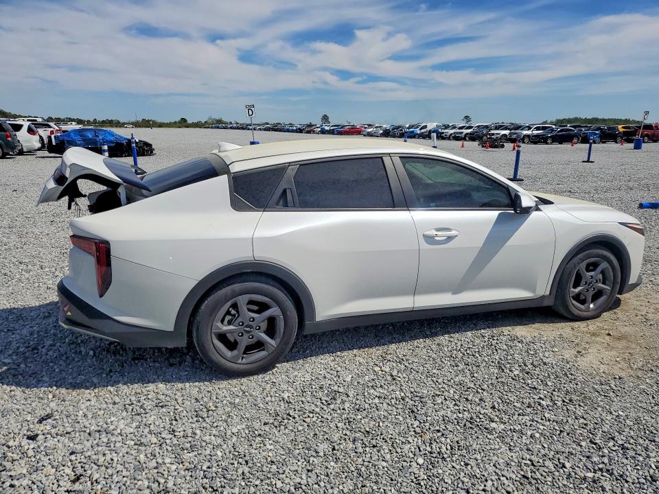 2025 Kia K4 მანქანა იყიდება აუქციონზე, vin: 3KPFT4DE2SE164908, აუქციონის ნომერი: 46125526