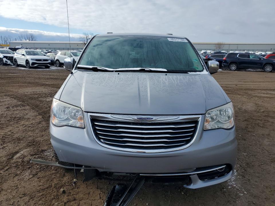 2015 Chrysler Town & Country მანქანა იყიდება აუქციონზე, vin: 2C4RC1CGXFR509931, აუქციონის ნომერი: 46317186