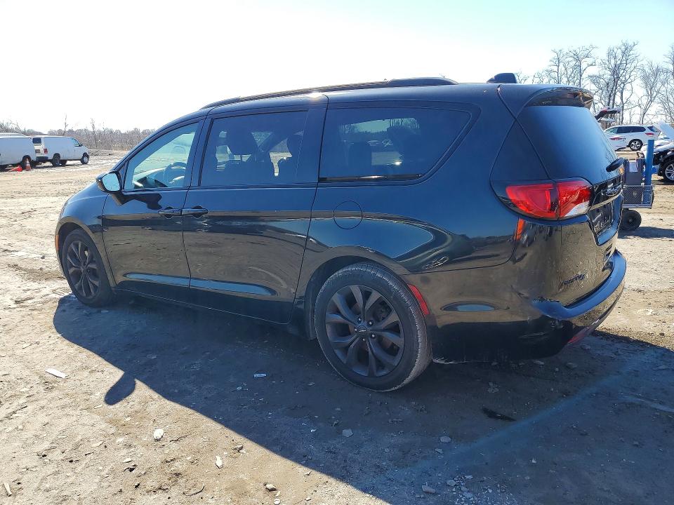 42077926 :رقم المزاد ، 2C4RC1FG3JR263390 vin ، 2018 Chrysler Pacifica مزاد بيع