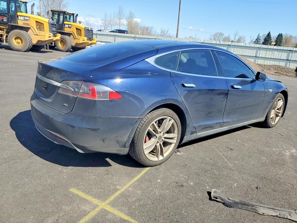 Продажа на аукционе авто 2014 Tesla Model S, vin: 5YJSA1S13EFP51202, номер лота: 47623156