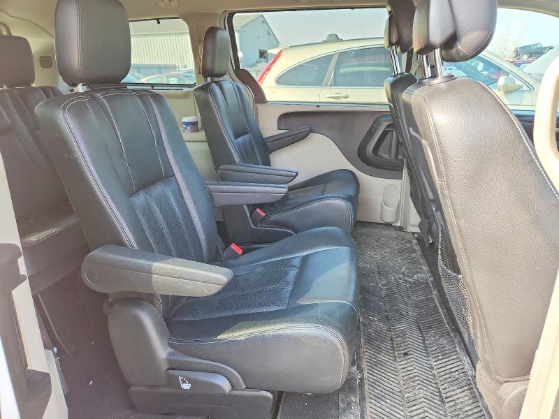 41905506 :رقم المزاد ، 2C4RC1CG7FR725882 vin ، 2015 Chrysler Town & Country مزاد بيع