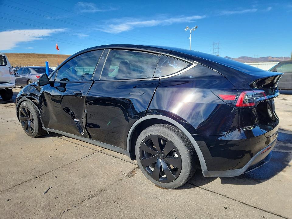 79742285 :رقم المزاد ، 7SAYGDED4RF051939 vin ، 2024 Tesla Model Y مزاد بيع