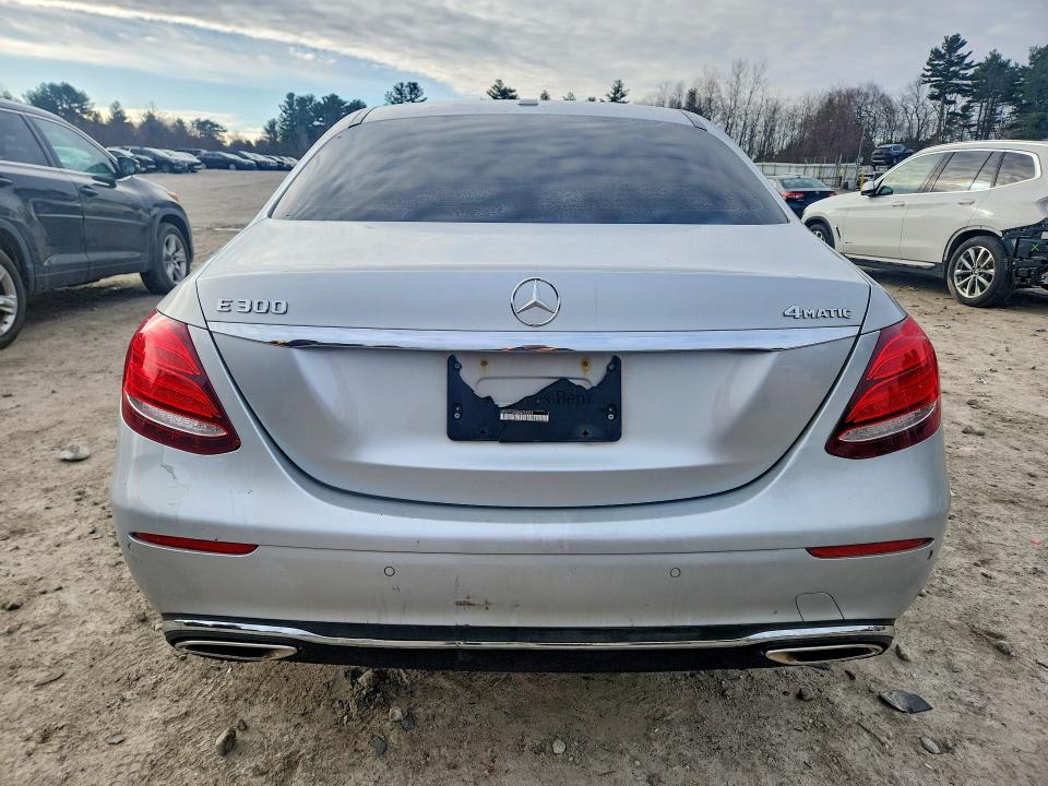 46886596 :رقم المزاد ، WDDZF4KBXHA215313 vin ، 2017 Mercedes-benz E مزاد بيع