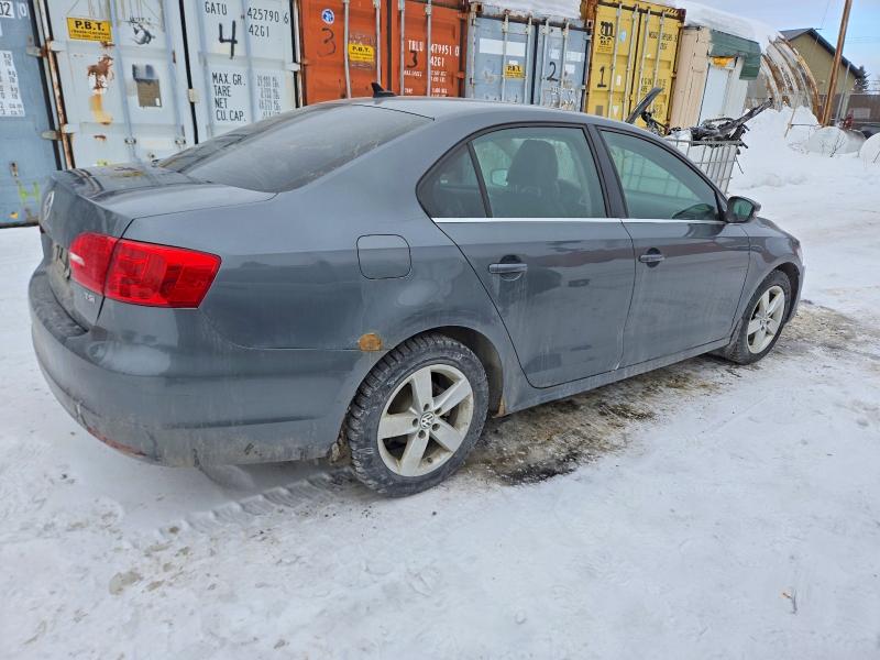 76109305 :رقم المزاد ، 3VWL07AJ1EM310978 vin ، 2014 Volkswagen Jetta مزاد بيع