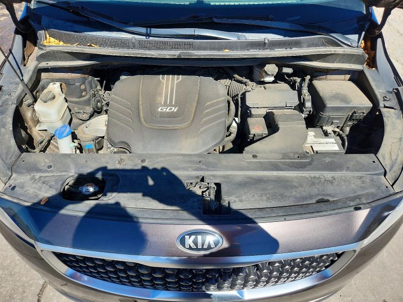 46639916 :رقم المزاد ، KNDMC5C15F6028392 vin ، 2015 Kia Sedona مزاد بيع