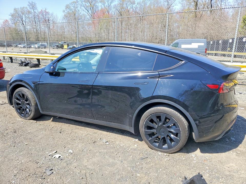 47243196 :رقم المزاد ، 7SAYGDEE8NF320057 vin ، 2022 Tesla Model Y مزاد بيع