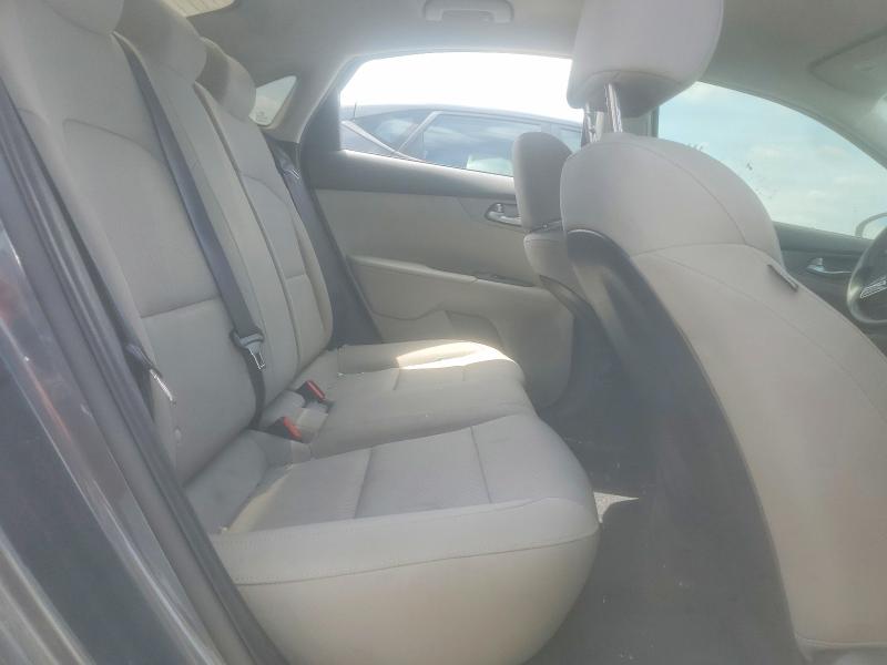 77950235 :رقم المزاد ، 3KPF24ADXME285509 vin ، 2021 Kia Forte مزاد بيع