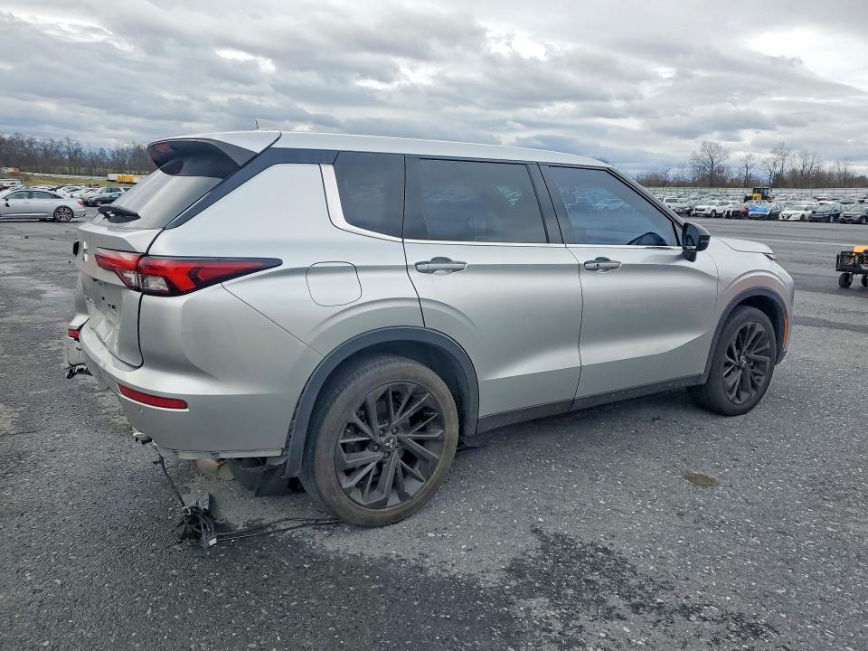 47951316 :رقم المزاد ، JA4J4UA88NZ077684 vin ، 2022 Mitsubishi Outlander مزاد بيع