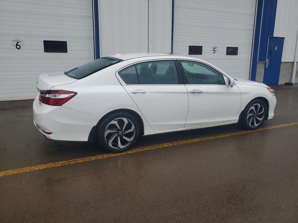 Продаж на аукціоні авто 2017 Honda Accord, vin: 1HGCR3F88HA800263, номер лоту: 41618106