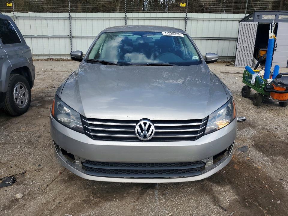 2013 Volkswagen Passat მანქანა იყიდება აუქციონზე, vin: 1VWAP7A33DC136531, აუქციონის ნომერი: 41586426
