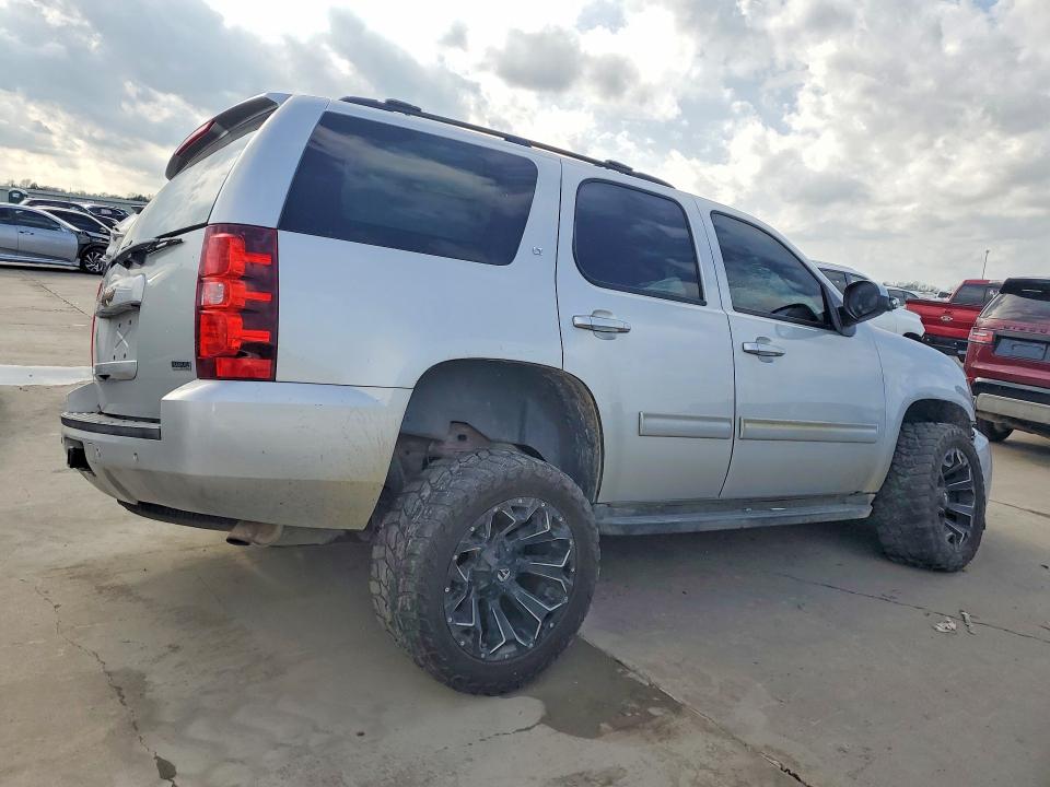 2011 Chevrolet Tahoe მანქანა იყიდება აუქციონზე, vin: 1GNSKBE05BR302896, აუქციონის ნომერი: 55395626