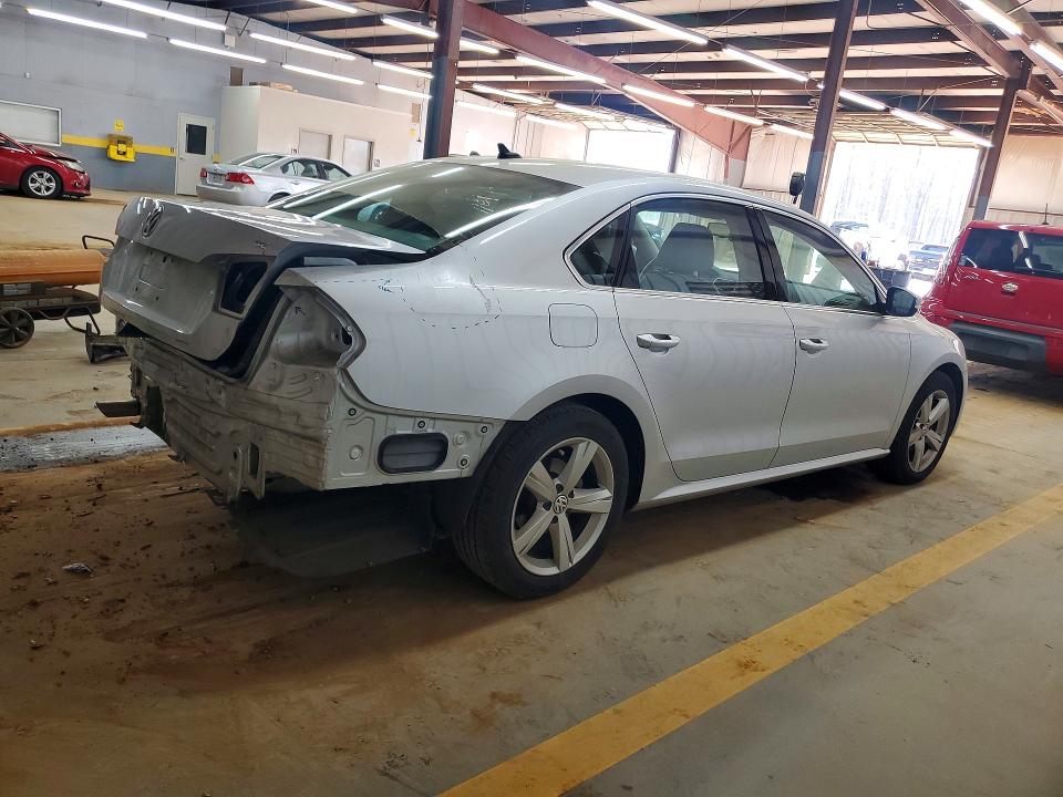 46977286 :رقم المزاد ، 1VWBP7A38DC013389 vin ، 2013 Volkswagen Passat مزاد بيع