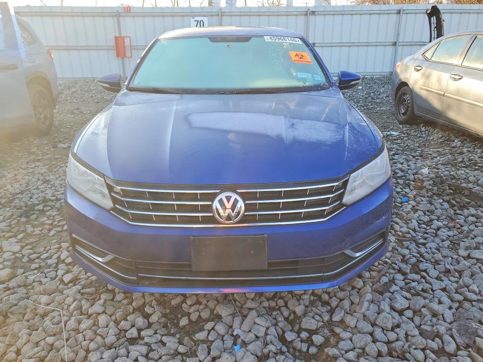 45968146 :رقم المزاد ، 1VWBT7A34HC037884 vin ، 2017 Volkswagen Passat مزاد بيع