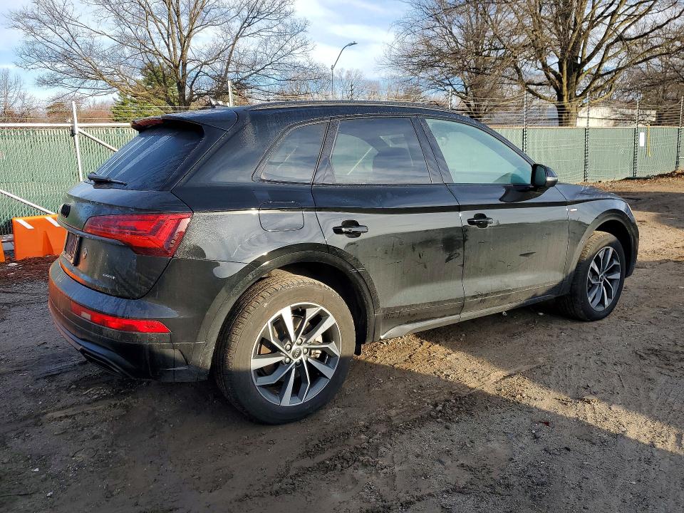 42040286 :رقم المزاد ، WA1GAAFY4R2106817 vin ، 2024 Audi Q5 مزاد بيع