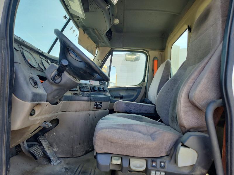 Продаж на аукціоні авто 2015 Freightliner Cascadia, vin: 1FUBGED56FLGL0454, номер лоту: 41761476