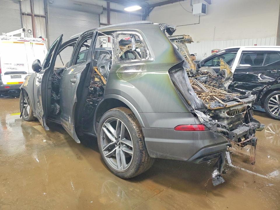 Продаж на аукціоні авто 2018 Audi Q7, vin: WA1VAAF75JD032993, номер лоту: 41596566