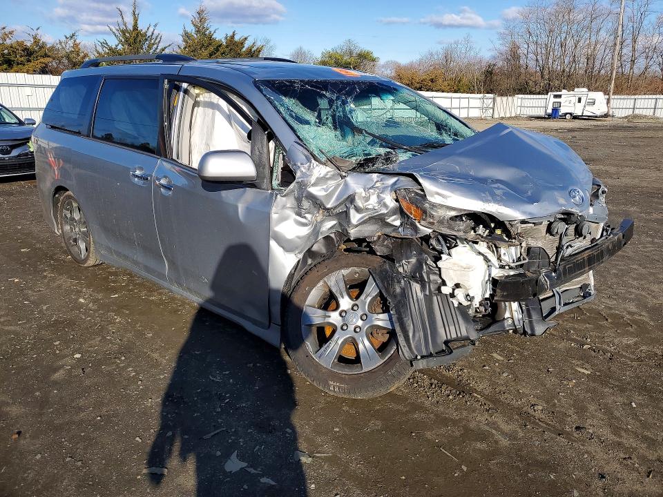 46295656 :رقم المزاد ، 5TDXK3DC0ES519553 vin ، 2014 Toyota Sienna مزاد بيع
