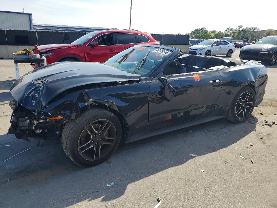 46449786 :رقم المزاد ، 1FATP8UH2M5111509 vin ، 2021 Ford Mustang مزاد بيع