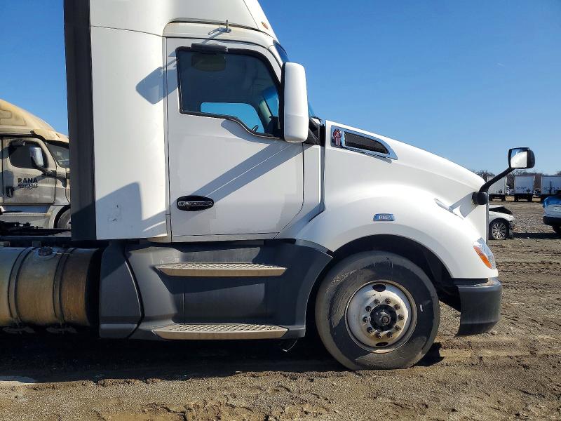 Продажа на аукционе авто 2016 Kenworth T680, vin: 1XKYA48X5GJ496561, номер лота: 77515675