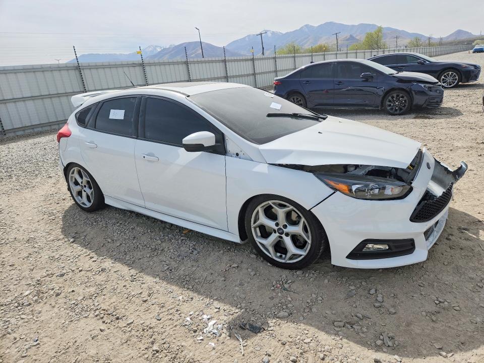 47858986 :رقم المزاد ، 1FADP3L90GL221444 vin ، 2016 Ford Focus مزاد بيع