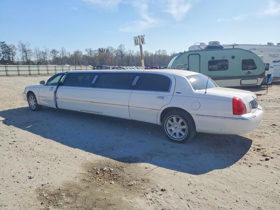 Aukcja sprzedaży 2008 Lincoln Town Car, vin: 2L1FM88W08X658708, numer aukcji: 46163966