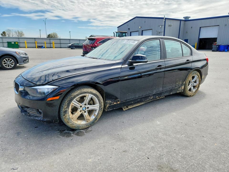 2015 Bmw 320 მანქანა იყიდება აუქციონზე, vin: WBA3B1C54FK138624, აუქციონის ნომერი: 45492106