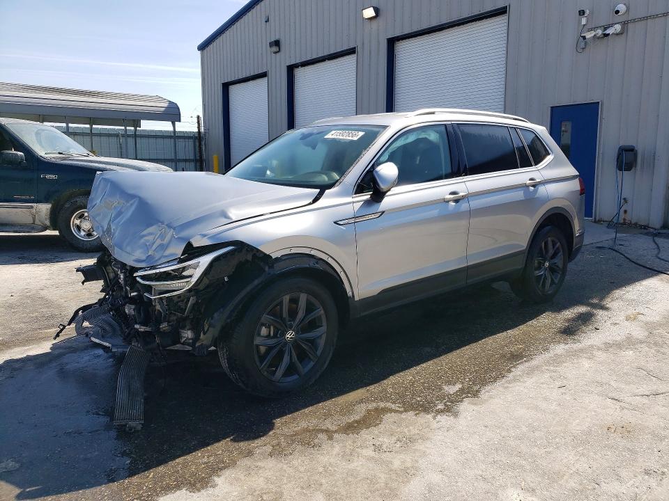 Продажа на аукционе авто 2024 Volkswagen Tiguan, vin: 3VV2B7AX3RM042536, номер лота: 41592856