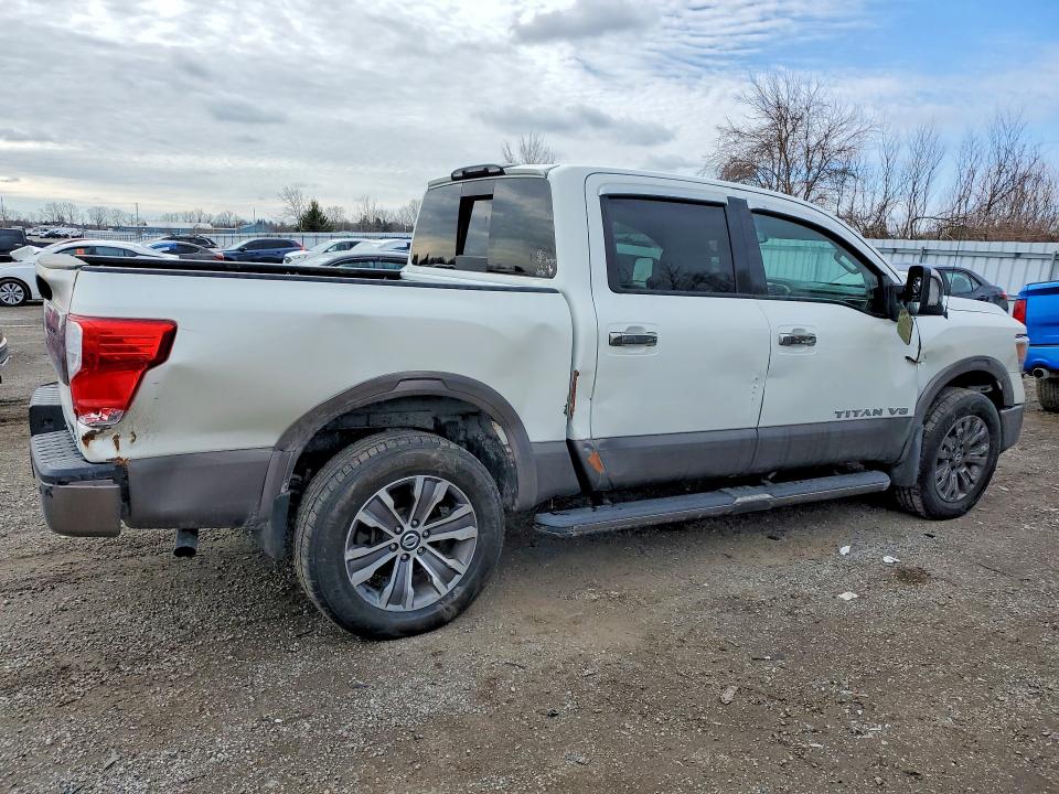 47190056 :رقم المزاد ، 1N6AA1E54JN541663 vin ، 2018 Nissan Titan مزاد بيع