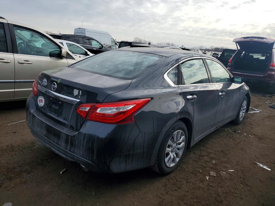2017 Nissan Altima მანქანა იყიდება აუქციონზე, vin: 1N4AL3AP7HN329386, აუქციონის ნომერი: 47203066