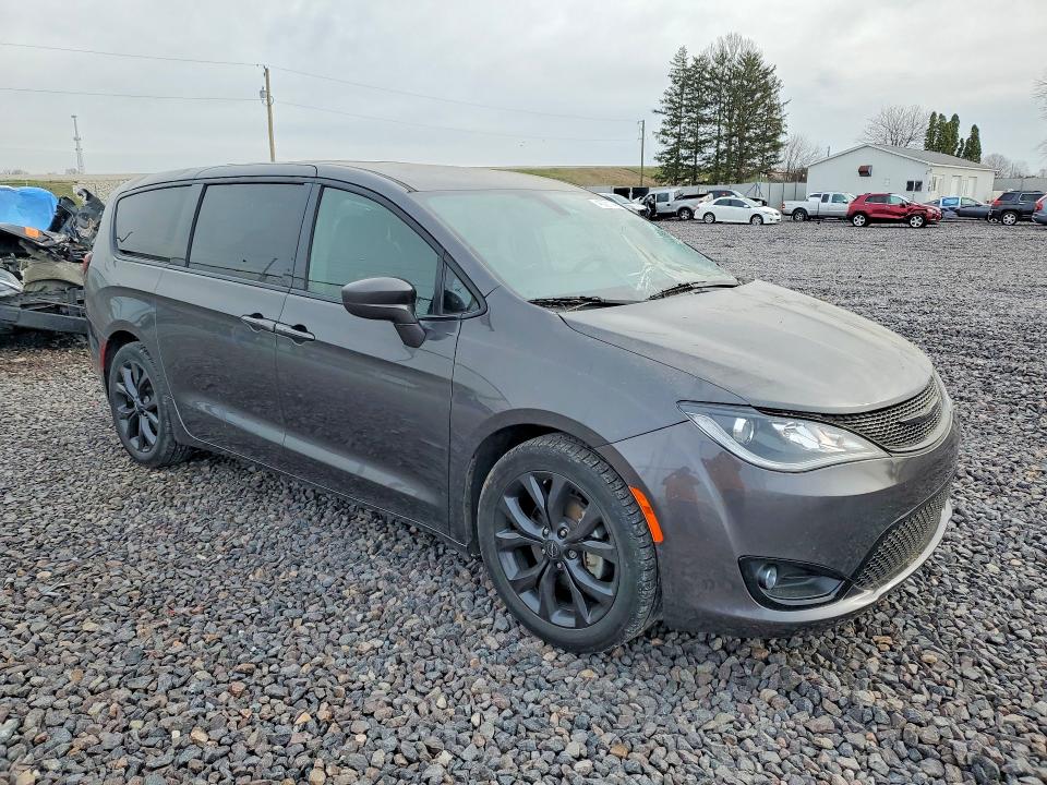 2020 Chrysler Pacifica მანქანა იყიდება აუქციონზე, vin: 2C4RC1FG3LR223748, აუქციონის ნომერი: 46921146