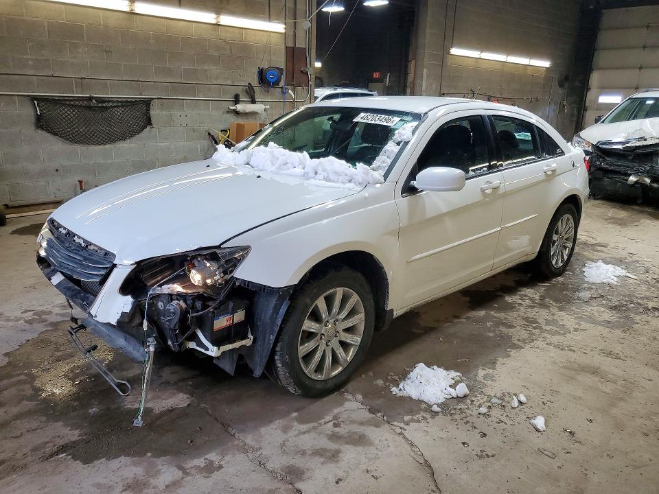 46203496 :رقم المزاد ، 1C3CCBBBXDN760982 vin ، 2013 Chrysler 200 مزاد بيع