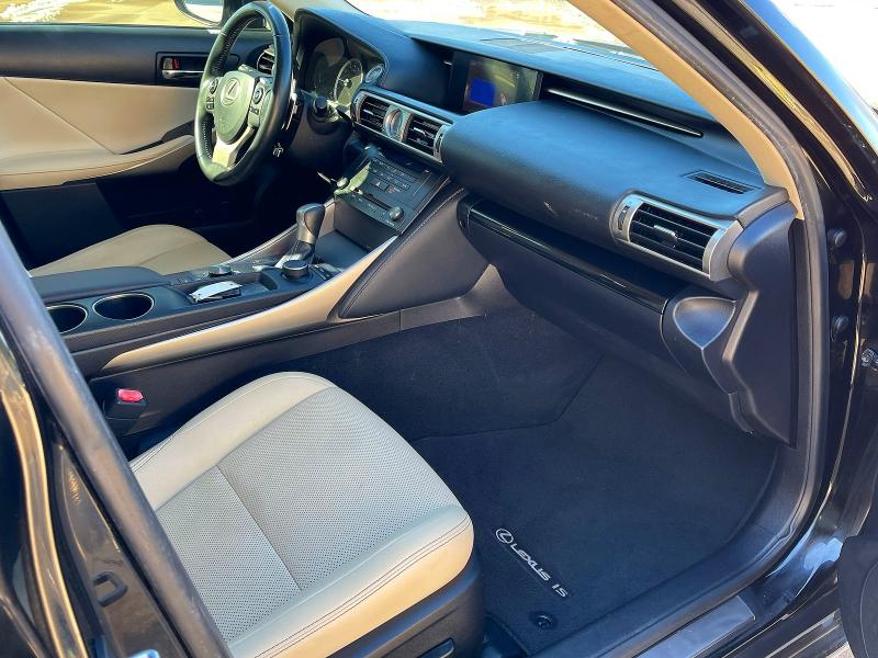 Продажа на аукционе авто 2015 Lexus Is 250, vin: JTHBF1D21F5056760, номер лота: 46826106