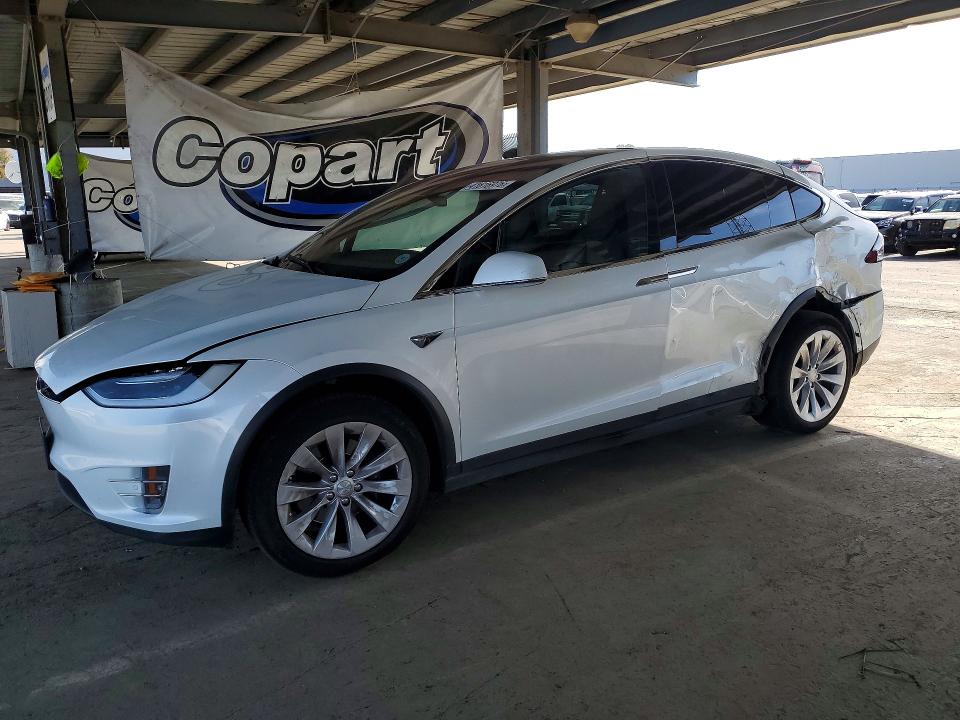 41616976 :رقم المزاد ، 5YJXCAE20KF207269 vin ، 2019 Tesla Model X مزاد بيع