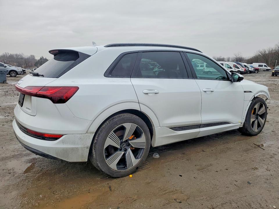 78952315 :رقم المزاد ، WA1LAAGE8NB012291 vin ، 2022 Audi E-tron مزاد بيع