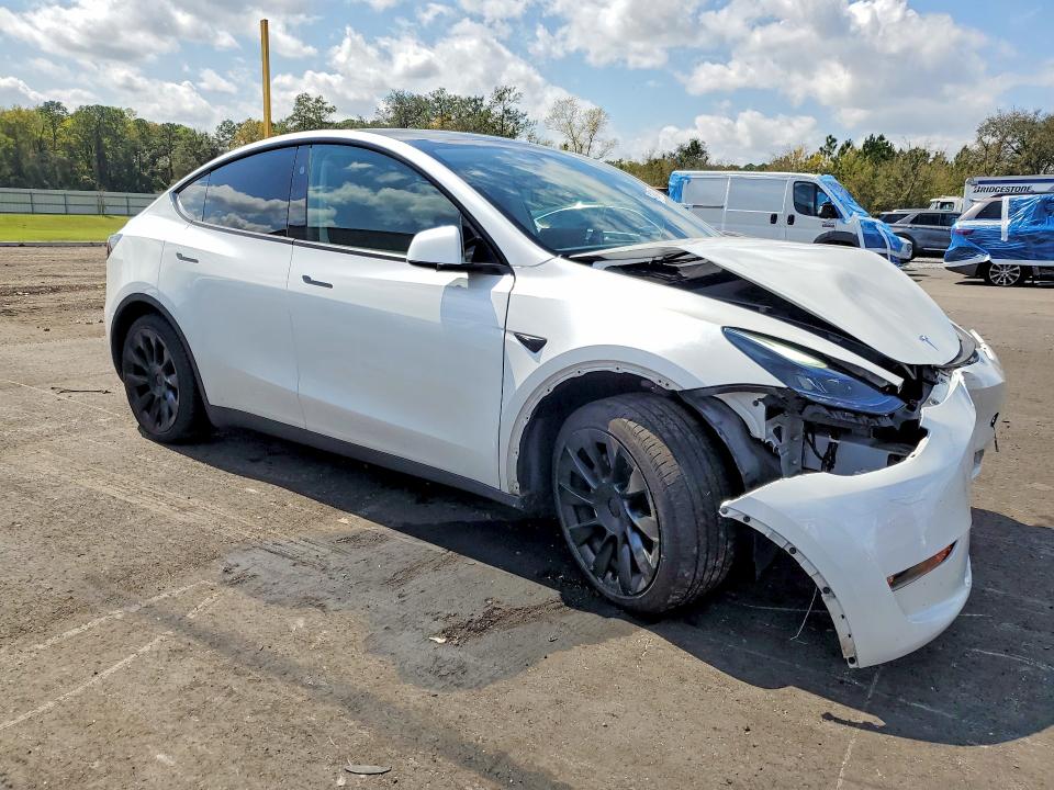 2024 Tesla Model Y მანქანა იყიდება აუქციონზე, vin: 7SAYGDEE2RF161543, აუქციონის ნომერი: 41934116