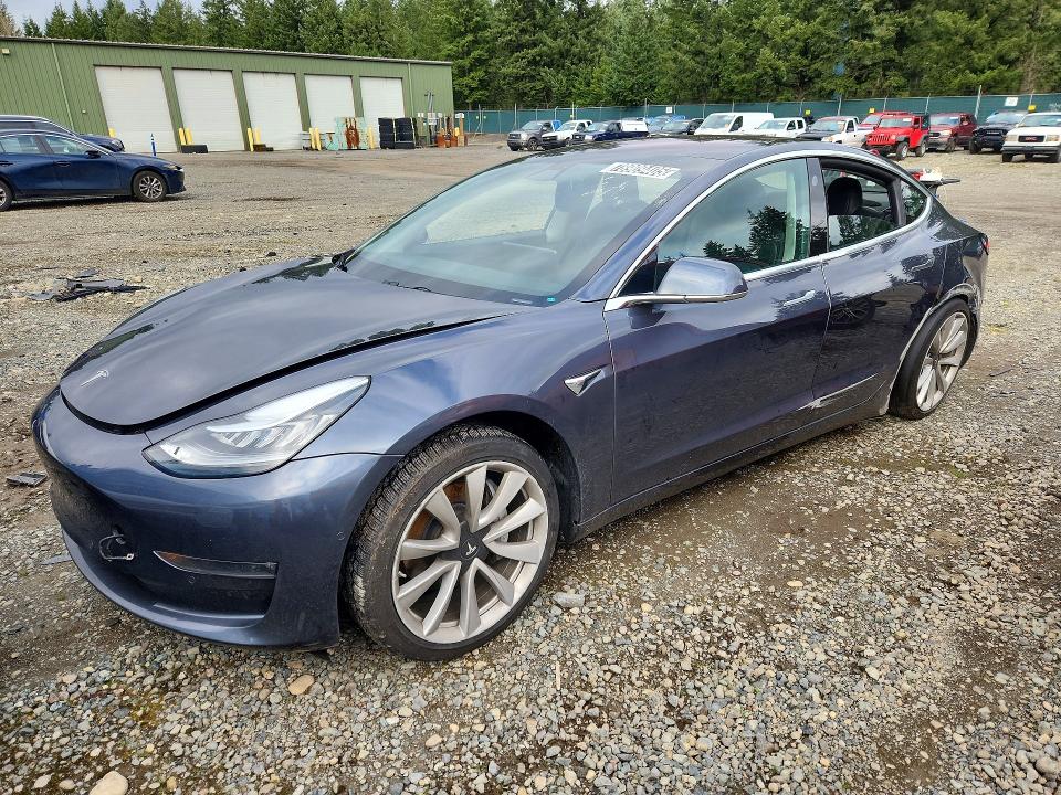 78909405 :رقم المزاد ، 5YJ3E1EA1JF052567 vin ، 2018 Tesla Model 3 مزاد بيع